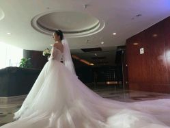 -觅白婚纱礼服馆