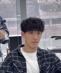 -尤司男士国潮理发馆
