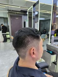 -藤野造型烫发染发