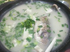 鱼头豆腐奶汤-黄牛肉馆·皖南土菜