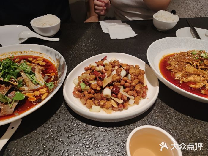 万重锦·人文川菜馆(骡马市店)图片