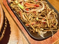 -雀舞云南菜(天津天河城购物中心店)