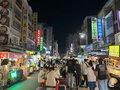 -六合夜市