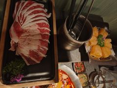 -湊湊火锅·茶憩(杭州湖滨银泰in77店)