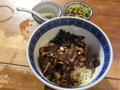 蛤蜊猪肝面-沪西老弄堂面馆(定西路店)