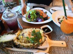 -Chom Cafe and Restaurant