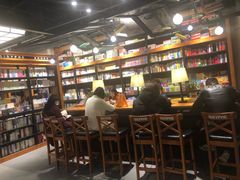 -西西弗书店&矢量咖啡(凯德晶萃广场店)