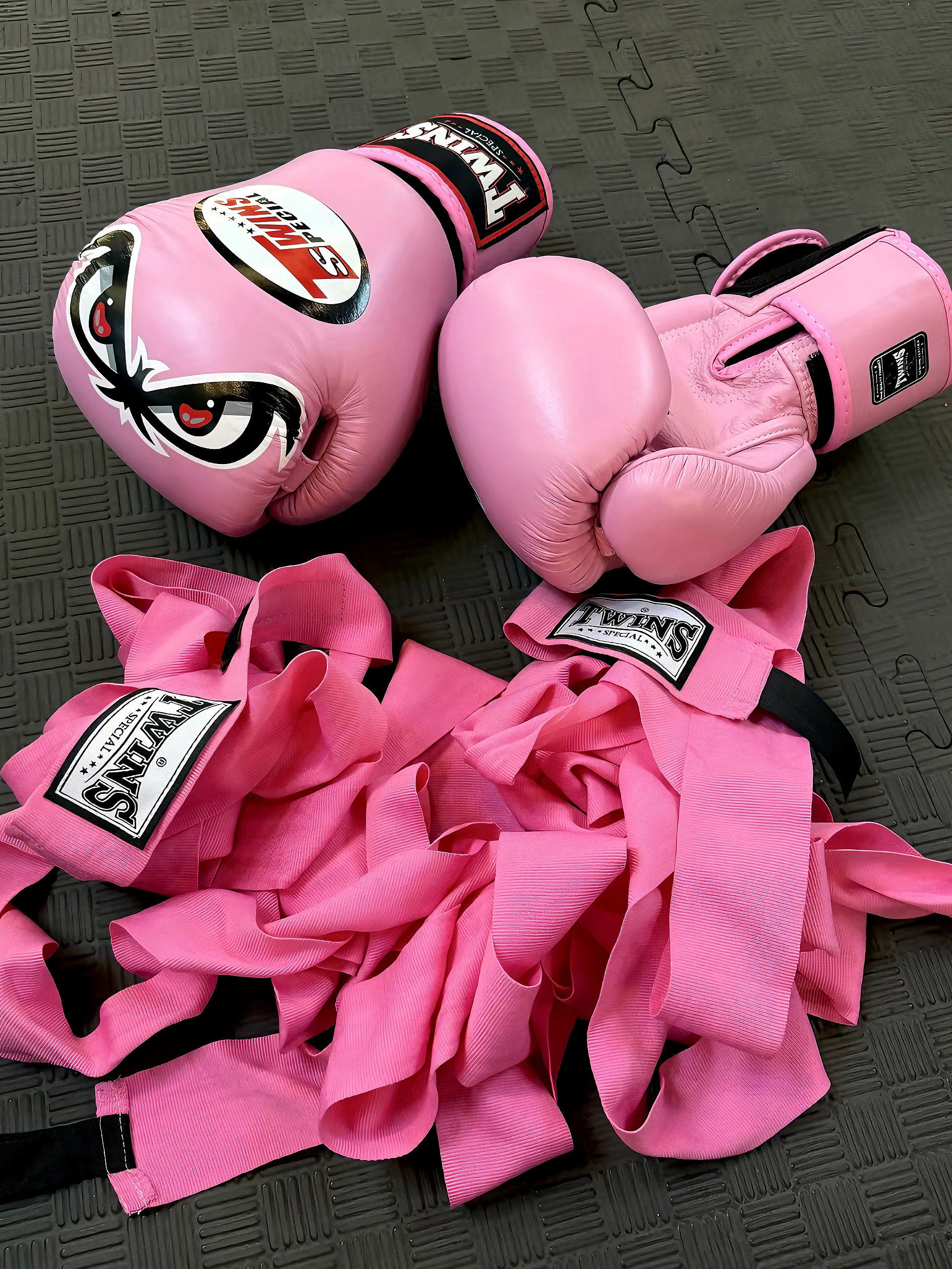 boxing girl🥊拳套越粉 打人越狠