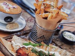 Mark招牌小吃松露薯条拼盘-Mark&Mars Restaurant
