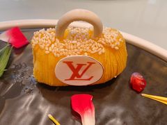 网红手提包-富淳饭店(陆家嘴保利广场店)