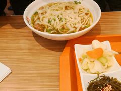 -顺溜·手工刀削面·黑金店(铜锣湾店)