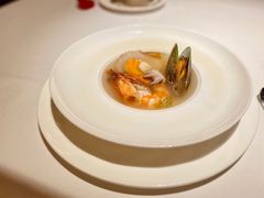 翡翠青口贝及黑虎虾海鲜清汤-王品牛排(杭州大厦店)