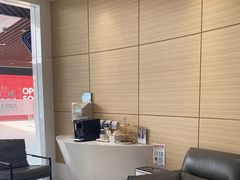 -瑞尔齿科(上海长风大悦城店)