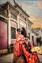 -现代经典婚纱摄影