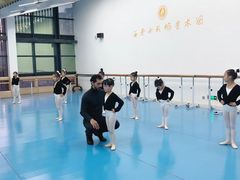 -西安小天鹅艺术团(曲江Alice店)