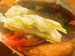 焦糖烤菠萝牛肉汉堡-魏斯理汉堡(西安沣东吾悦店)