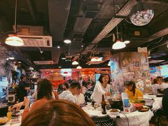 大堂-鲜入围煮花胶鸡海鲜火锅