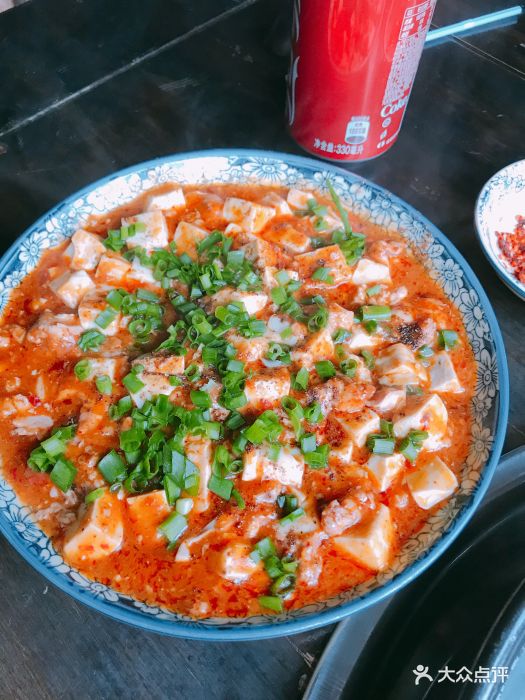 乐山食古香跷脚牛肉豆腐烧脊髓图片