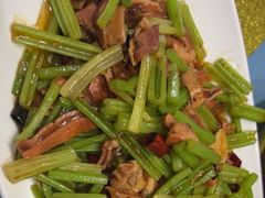 -乔家小院•非遗驴肉•青岛菜(滨河路店)