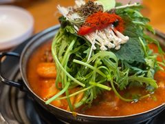土豆排骨火锅-喇喇排骨火锅·传统韩式脊骨汤(望京西园总店)