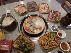 -阿婆情腊排骨火锅(忠义店)