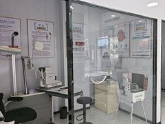 -光明眼镜·蔡司授权(徐泾店)