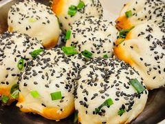 特色生煎-三两春(浦三路店)