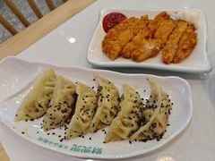 白菜猪肉锅贴-财兜兜大黄山小馄饨