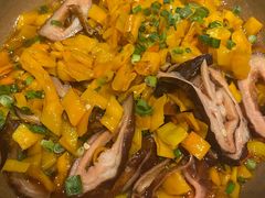 野山椒煨烟熏肥肠-半山腰·云南菜(侨福芳草地店)