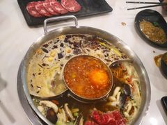 -牛魔王时尚回转餐厅
