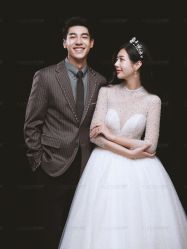 -雪中彩影婚纱摄影·微光艺术中心