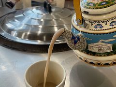 奶茶-粘豆包柴火铁锅炖