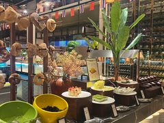 -广州万富希尔顿酒店·感趣自助餐厅·金秋蟹宴生蚝海鲜刺身