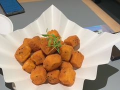 黑松露脆皮豆腐粒-桂满陇·手作小笼包&江南叫花鸡(中山公园店)
