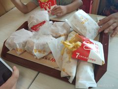 -华莱士·炸鸡汉堡(绍兴世茂店)