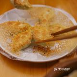 整体都可以不需要蘸碟，或者简单配个饺子醋