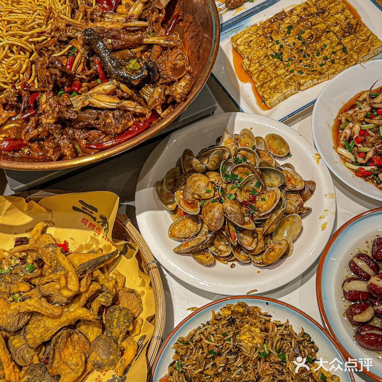 被武汉朋友安利的梅菜扣肉炒饭香迷糊了！！