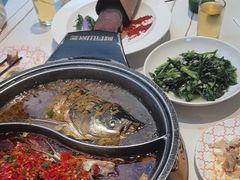 -阿瓦山寨·湘菜现炒·剁椒鱼头王(咸阳总店)