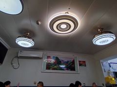 -艾力江和田馕坑烤肉店
