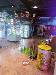 -卡通尼乐园(五彩世界店)