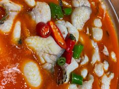 思茅酸汤鱼片-老滇山寨•云南特色菜•地方菜•民族风情歌舞表演(金碧店)