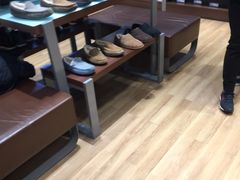 -UGG(燕莎奥特莱斯购物中心店)
