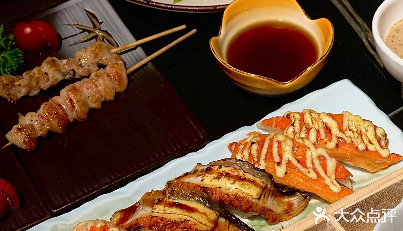 这家宝藏烧鳥威士忌吧居然还有驻唱