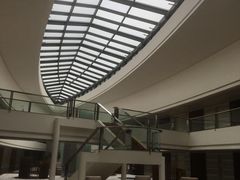 -上海滴水湖皇冠假日酒店