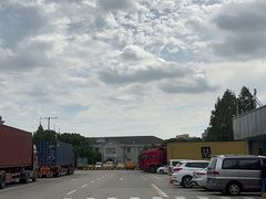 -临港服务区·停车场