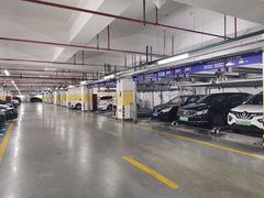 -华泰中心-停车场