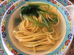 -毛辣果·贵州红酸汤牛肉火锅(西单店)