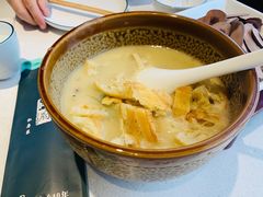老济南甜沫-闫府私房菜·百年鲁菜(恒隆店)