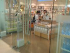 -名创优品(广州萝岗万达广场店)