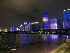 -万绿园